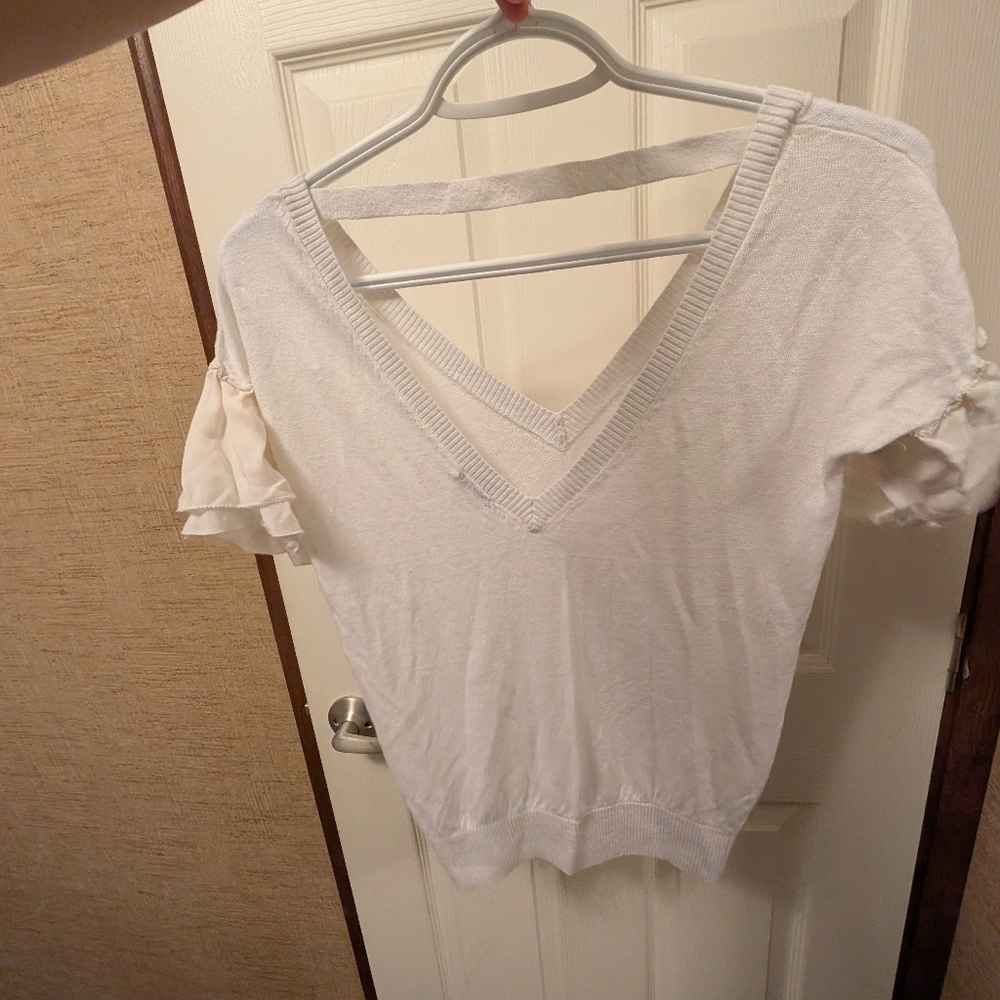 Club Monaco Elegant White V-Neck Women's Top